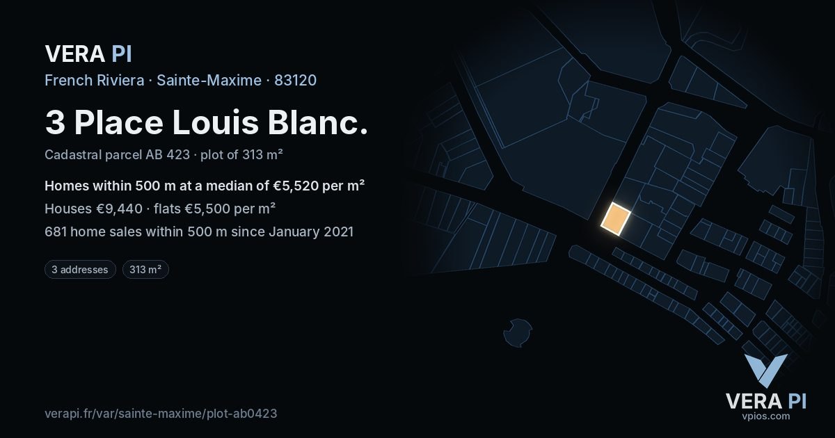 3 Place Louis Blanc, Sainte-Maxime at night – the plot lit, the parcels around coloured by the prices near them