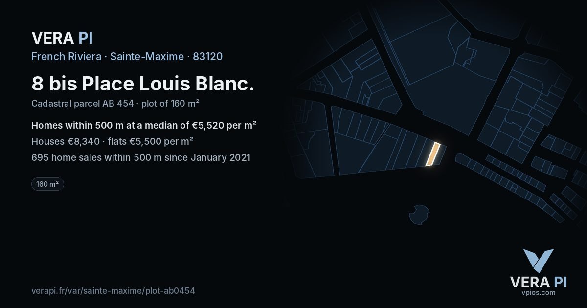 8 bis Place Louis Blanc, Sainte-Maxime at night – the plot lit, the parcels around coloured by the prices near them