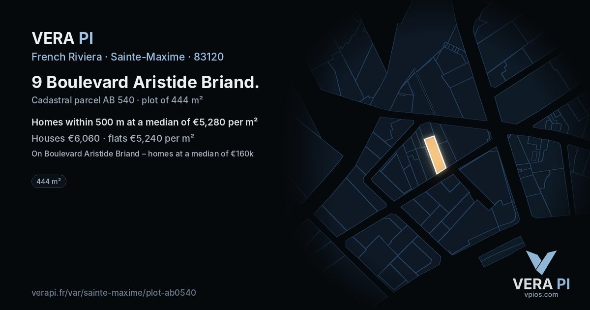 9 Boulevard Aristide Briand, Sainte-Maxime at night – the plot lit, the parcels around coloured by the prices near them