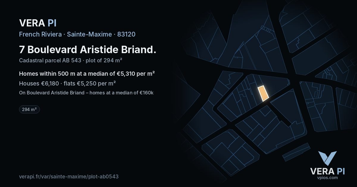 7 Boulevard Aristide Briand, Sainte-Maxime at night – the plot lit, the parcels around coloured by the prices near them