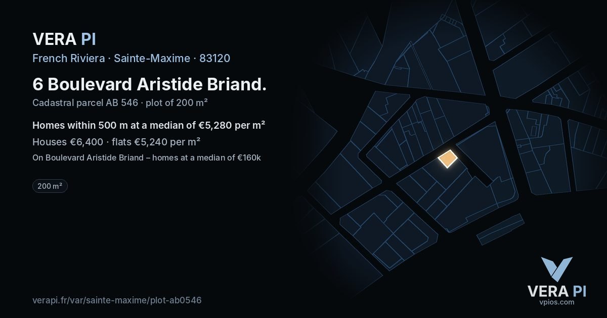 6 Boulevard Aristide Briand, Sainte-Maxime at night – the plot lit, the parcels around coloured by the prices near them