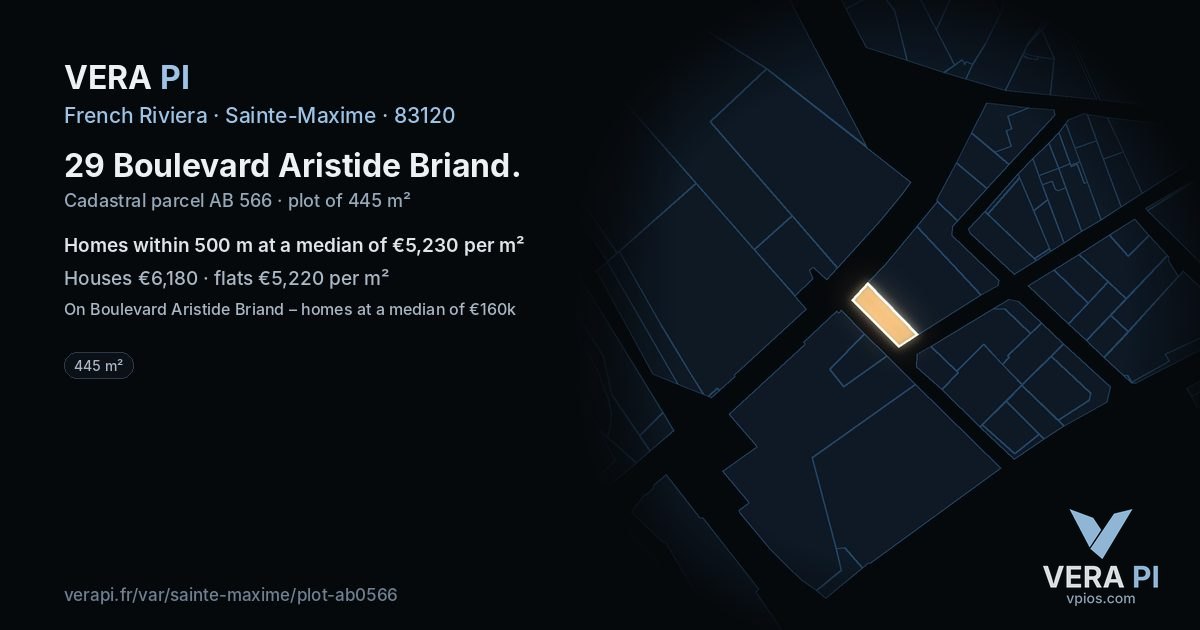 29 Boulevard Aristide Briand, Sainte-Maxime at night – the plot lit, the parcels around coloured by the prices near them