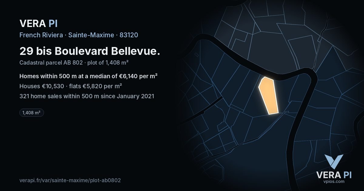 29 bis Boulevard Bellevue, Sainte-Maxime at night – the plot lit, the parcels around coloured by the prices near them