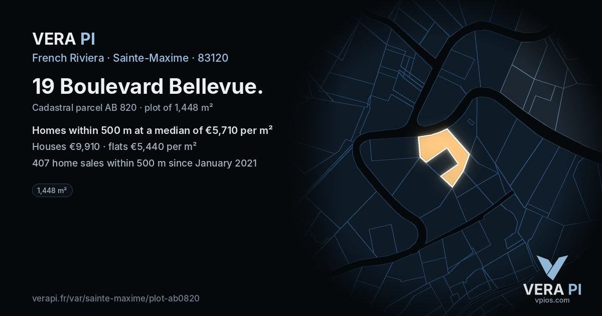 19 Boulevard Bellevue, Sainte-Maxime at night – the plot lit, the parcels around coloured by the prices near them