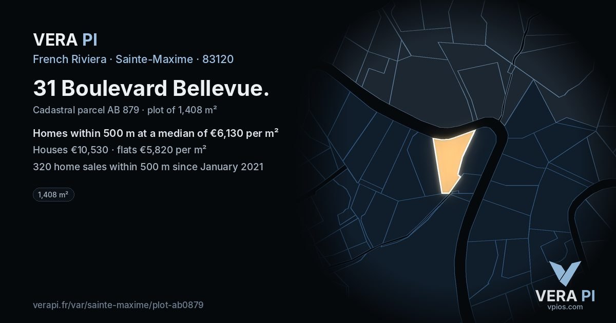 31 Boulevard Bellevue, Sainte-Maxime at night – the plot lit, the parcels around coloured by the prices near them