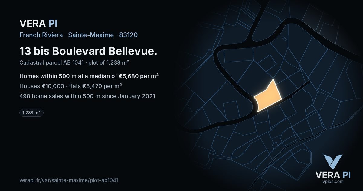 13 bis Boulevard Bellevue, Sainte-Maxime at night – the plot lit, the parcels around coloured by the prices near them