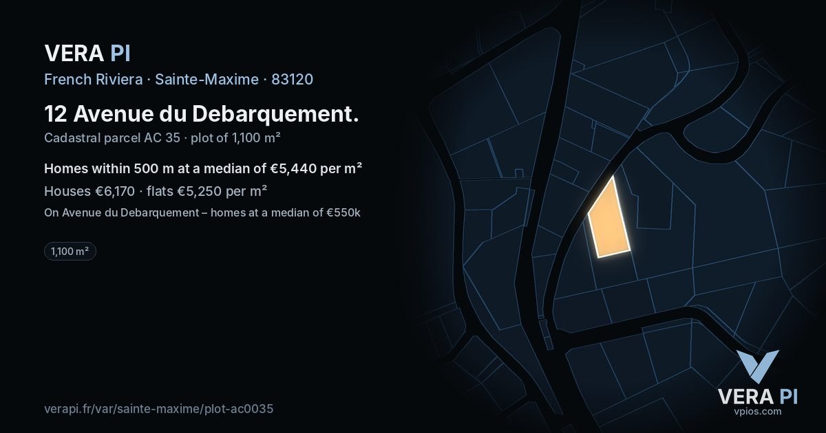 12 Avenue du Debarquement, Sainte-Maxime at night – the plot lit, the parcels around coloured by the prices near them