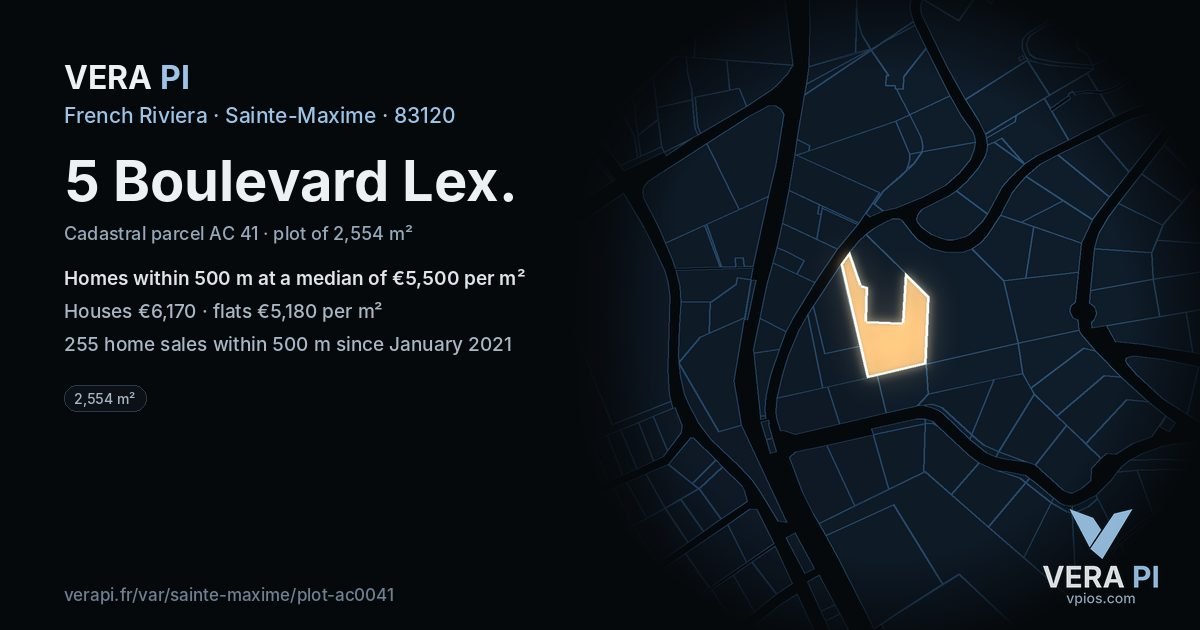5 Boulevard Lex, Sainte-Maxime at night – the plot lit, the parcels around coloured by the prices near them