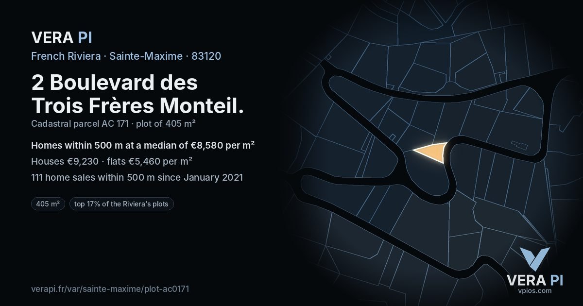 2 Boulevard des Trois Frères Monteil, Sainte-Maxime at night – the plot lit, the parcels around coloured by the prices near them