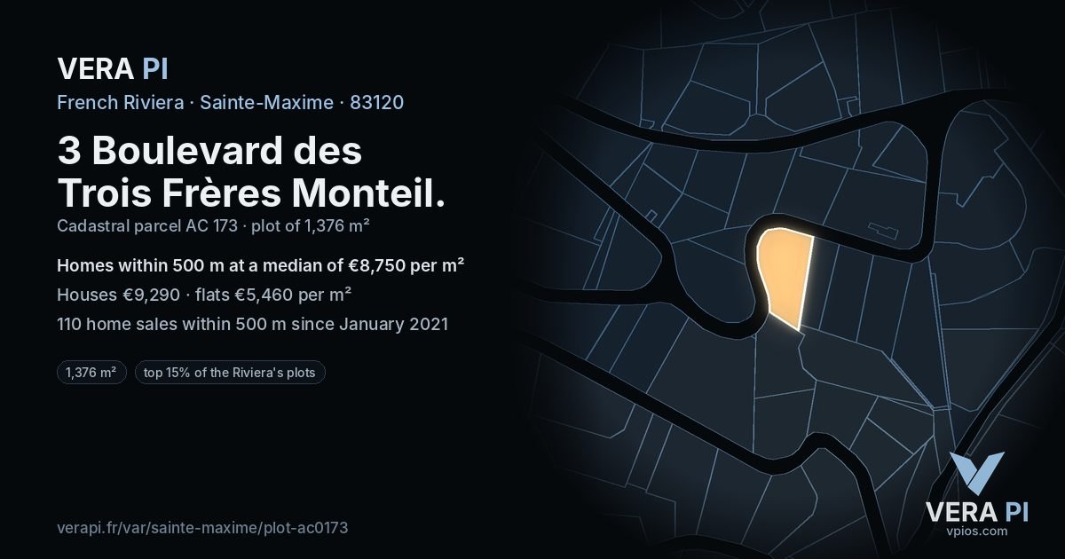 3 Boulevard des Trois Frères Monteil, Sainte-Maxime at night – the plot lit, the parcels around coloured by the prices near them