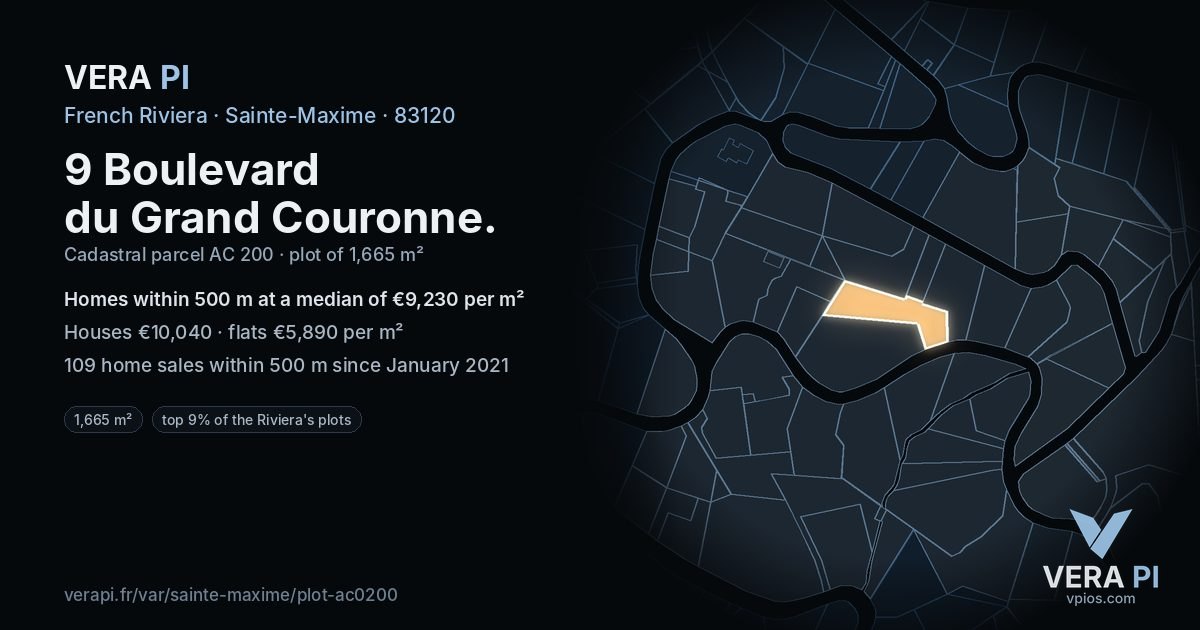 9 Boulevard du Grand Couronne, Sainte-Maxime at night – the plot lit, the parcels around coloured by the prices near them