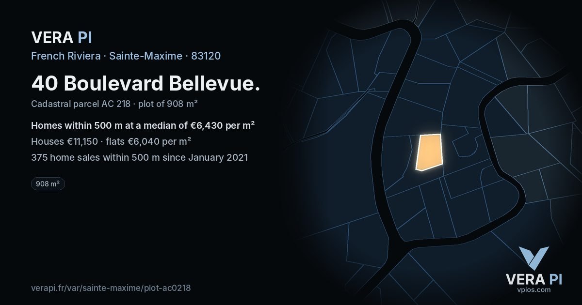 40 Boulevard Bellevue, Sainte-Maxime at night – the plot lit, the parcels around coloured by the prices near them