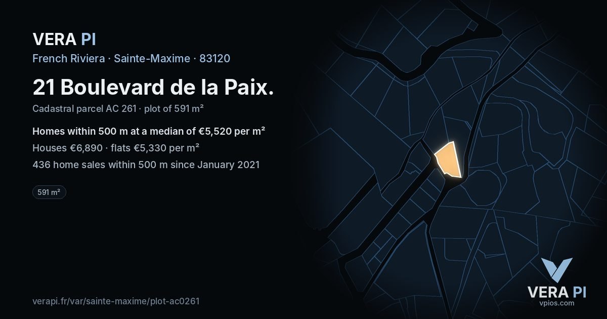 21 Boulevard de la Paix, Sainte-Maxime at night – the plot lit, the parcels around coloured by the prices near them