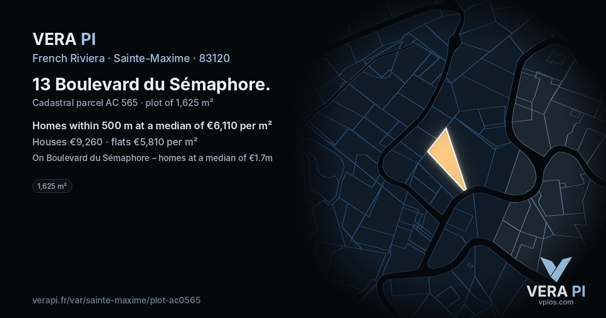 13 Boulevard du Sémaphore, Sainte-Maxime at night – the plot lit, the parcels around coloured by the prices near them