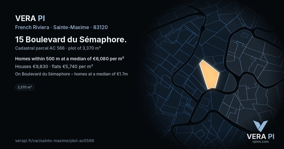 15 Boulevard du Sémaphore, Sainte-Maxime at night – the plot lit, the parcels around coloured by the prices near them