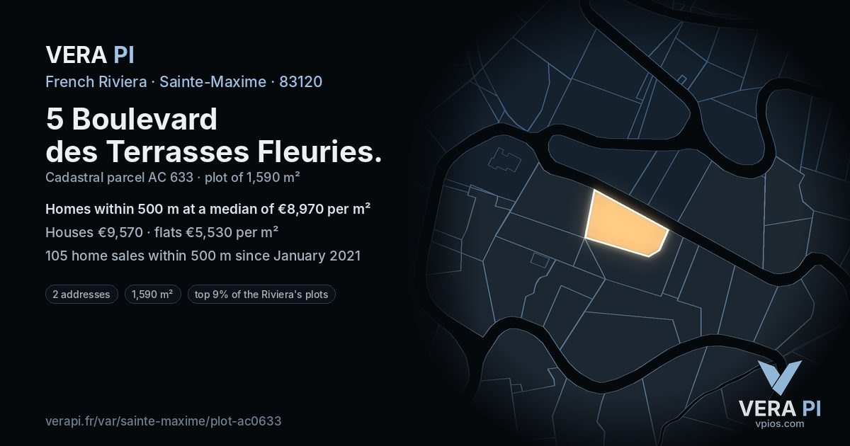 5 Boulevard des Terrasses Fleuries, Sainte-Maxime at night – the plot lit, the parcels around coloured by the prices near them