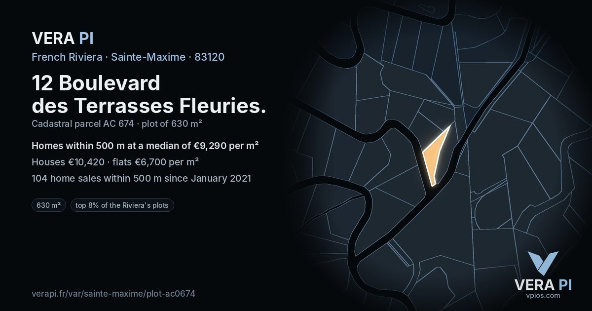 12 Boulevard des Terrasses Fleuries, Sainte-Maxime at night – the plot lit, the parcels around coloured by the prices near them