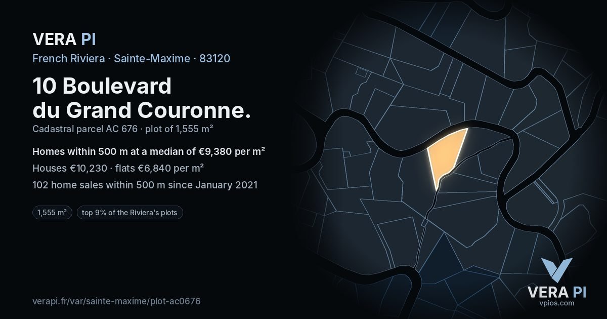 10 Boulevard du Grand Couronne, Sainte-Maxime at night – the plot lit, the parcels around coloured by the prices near them