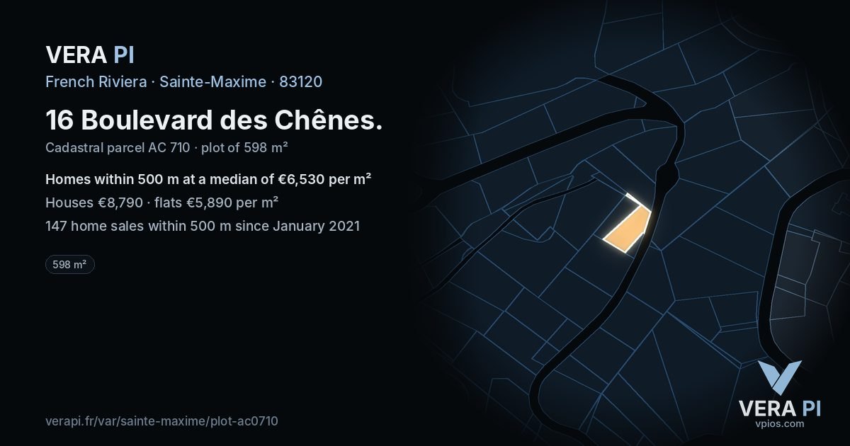 16 Boulevard des Chênes, Sainte-Maxime at night – the plot lit, the parcels around coloured by the prices near them