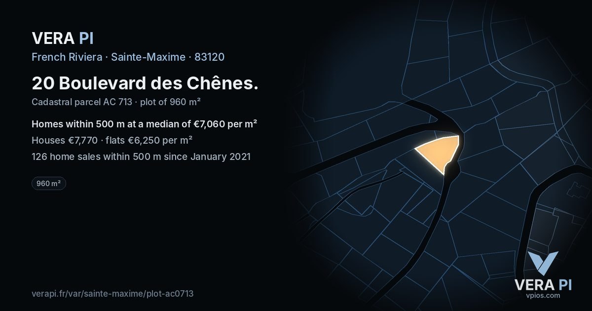 20 Boulevard des Chênes, Sainte-Maxime at night – the plot lit, the parcels around coloured by the prices near them