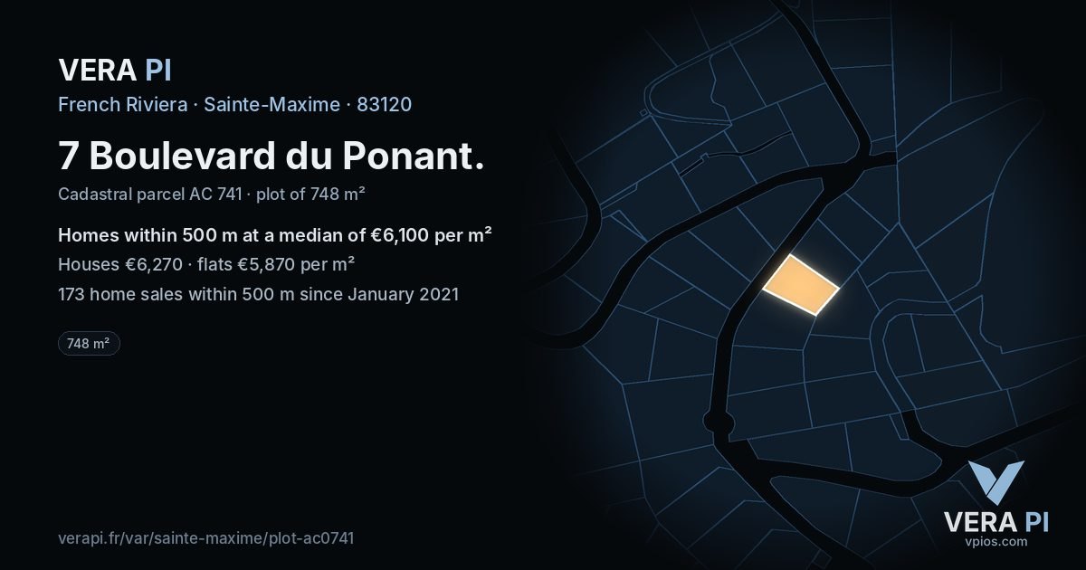 7 Boulevard du Ponant, Sainte-Maxime at night – the plot lit, the parcels around coloured by the prices near them