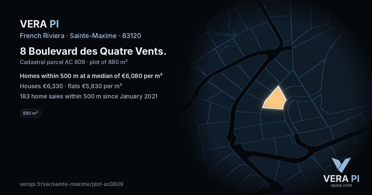 8 Boulevard des Quatre Vents, Sainte-Maxime at night – the plot lit, the parcels around coloured by the prices near them