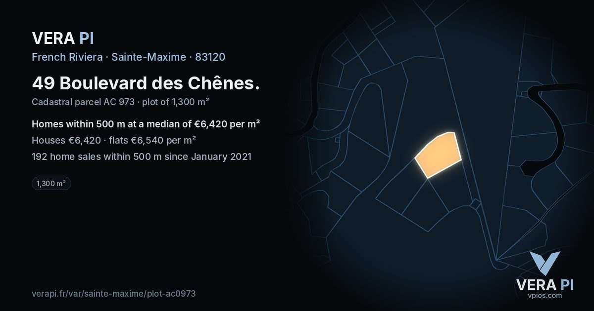 49 Boulevard des Chênes, Sainte-Maxime at night – the plot lit, the parcels around coloured by the prices near them