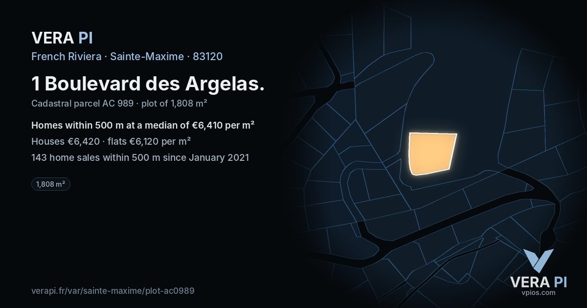 1 Boulevard des Argelas, Sainte-Maxime at night – the plot lit, the parcels around coloured by the prices near them