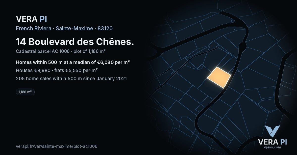 14 Boulevard des Chênes, Sainte-Maxime at night – the plot lit, the parcels around coloured by the prices near them