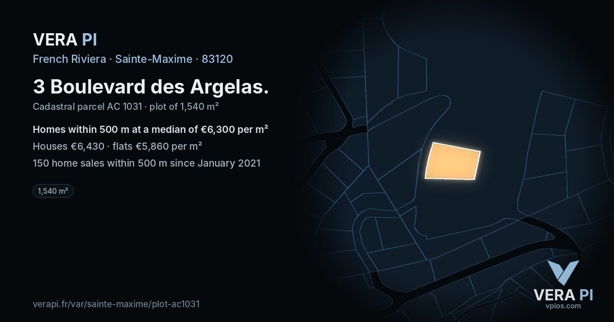 3 Boulevard des Argelas, Sainte-Maxime at night – the plot lit, the parcels around coloured by the prices near them