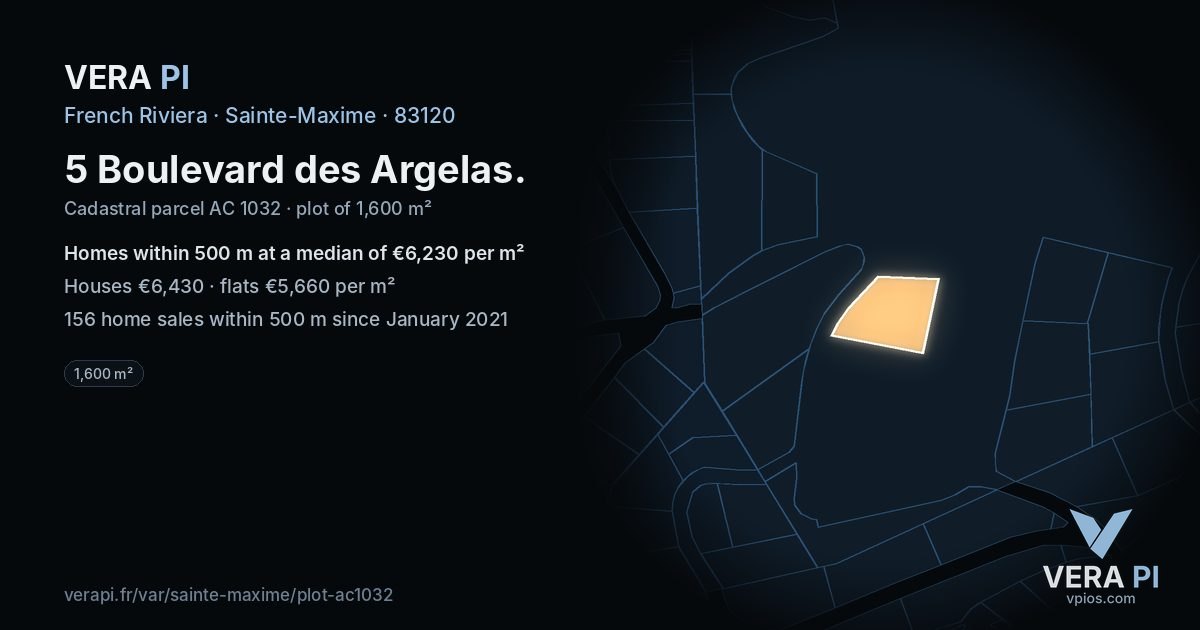 5 Boulevard des Argelas, Sainte-Maxime at night – the plot lit, the parcels around coloured by the prices near them