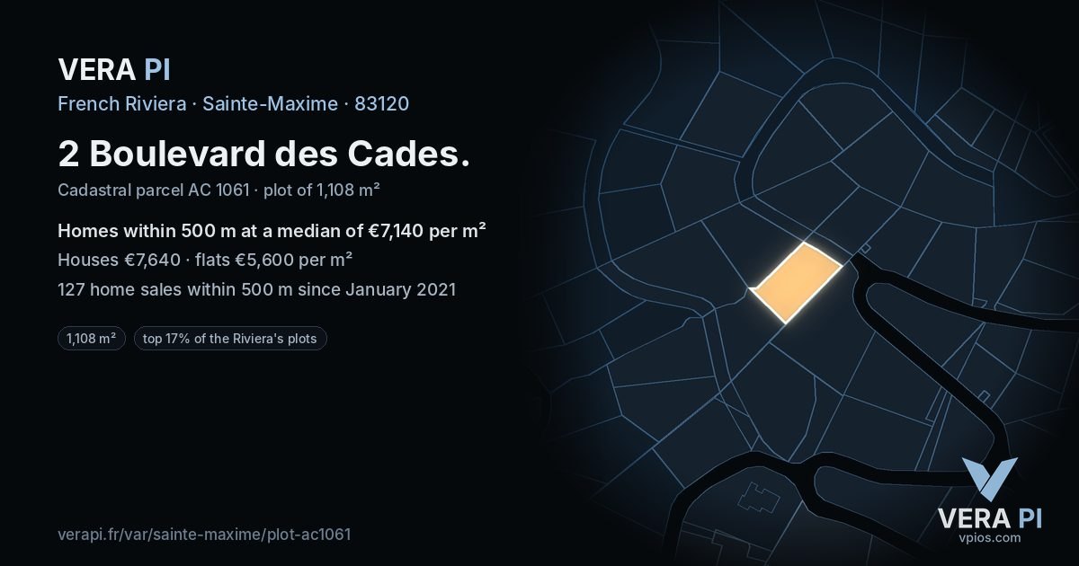 2 Boulevard des Cades, Sainte-Maxime at night – the plot lit, the parcels around coloured by the prices near them