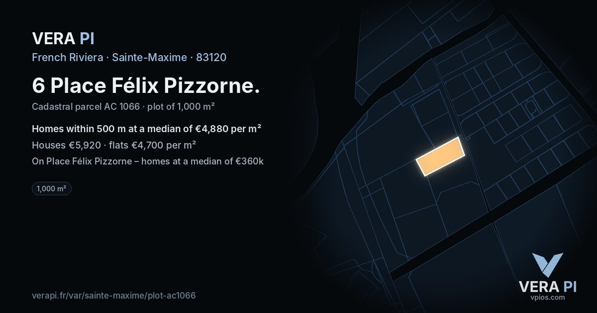 6 Place Félix Pizzorne, Sainte-Maxime at night – the plot lit, the parcels around coloured by the prices near them