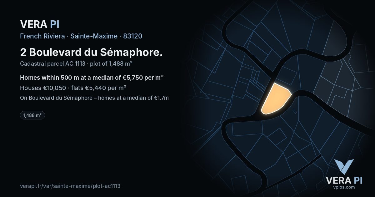 2 Boulevard du Sémaphore, Sainte-Maxime at night – the plot lit, the parcels around coloured by the prices near them