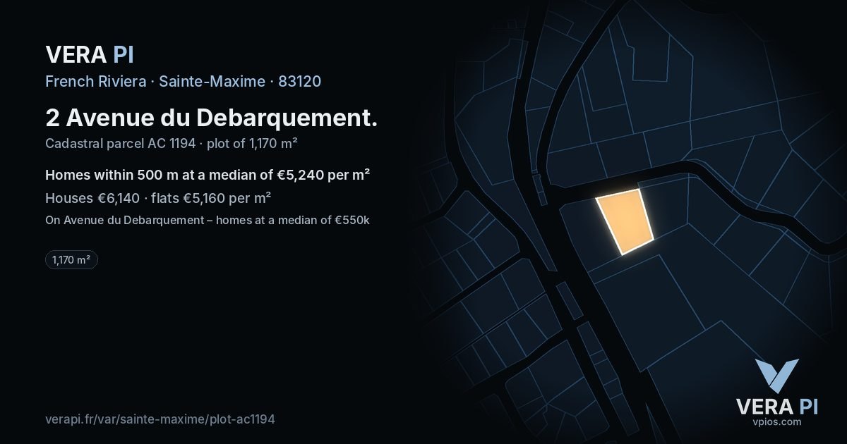 2 Avenue du Debarquement, Sainte-Maxime at night – the plot lit, the parcels around coloured by the prices near them