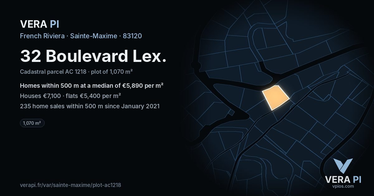 32 Boulevard Lex, Sainte-Maxime at night – the plot lit, the parcels around coloured by the prices near them
