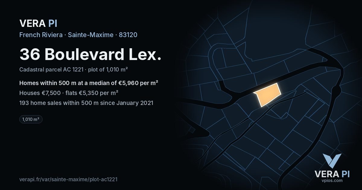36 Boulevard Lex, Sainte-Maxime at night – the plot lit, the parcels around coloured by the prices near them