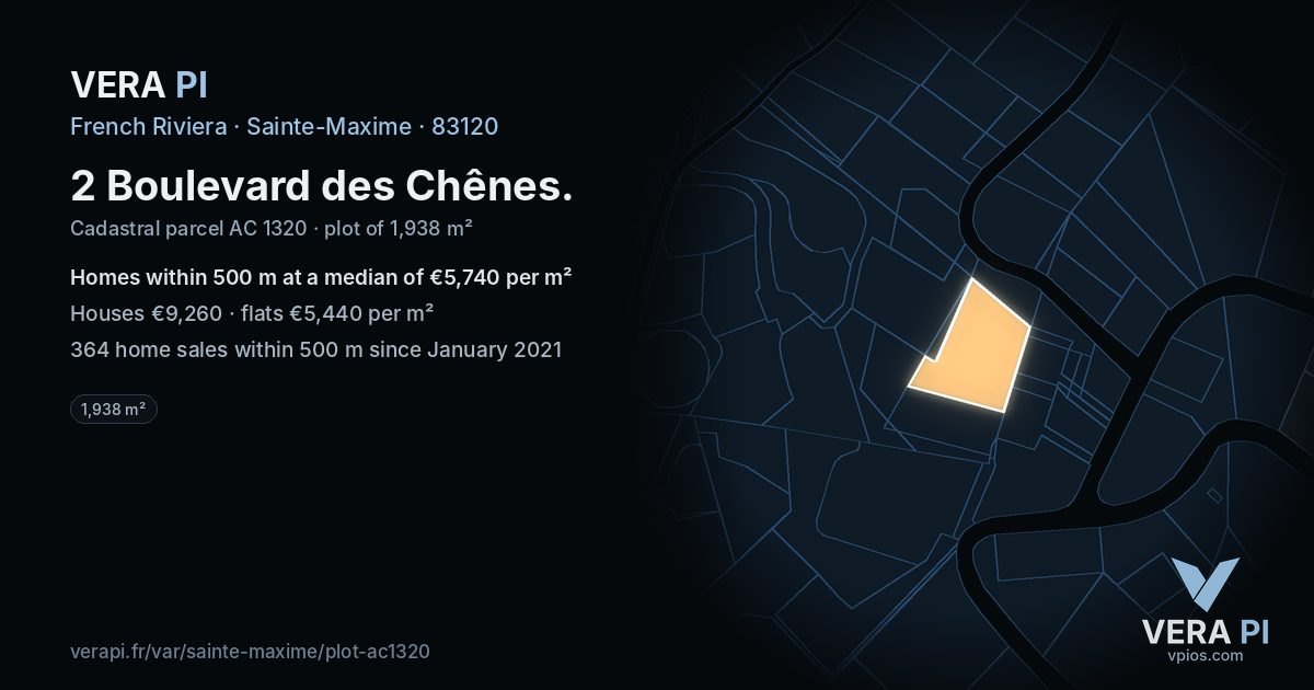 2 Boulevard des Chênes, Sainte-Maxime at night – the plot lit, the parcels around coloured by the prices near them