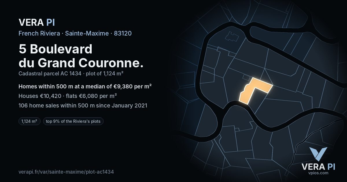 5 Boulevard du Grand Couronne, Sainte-Maxime at night – the plot lit, the parcels around coloured by the prices near them