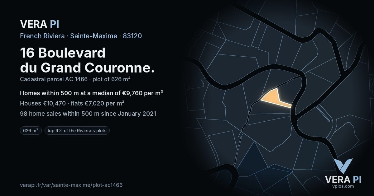 16 Boulevard du Grand Couronne, Sainte-Maxime at night – the plot lit, the parcels around coloured by the prices near them