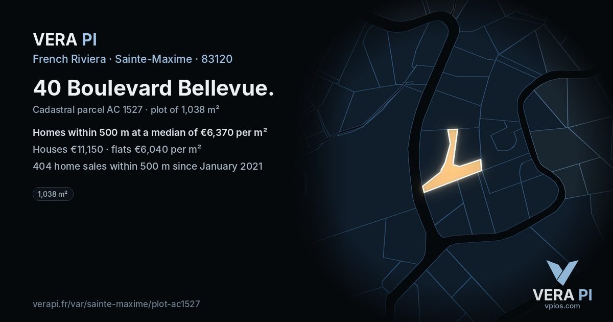 40 Boulevard Bellevue, Sainte-Maxime at night – the plot lit, the parcels around coloured by the prices near them
