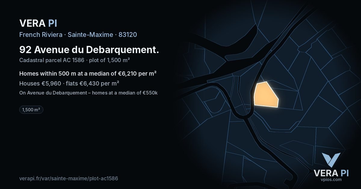 92 Avenue du Debarquement, Sainte-Maxime at night – the plot lit, the parcels around coloured by the prices near them