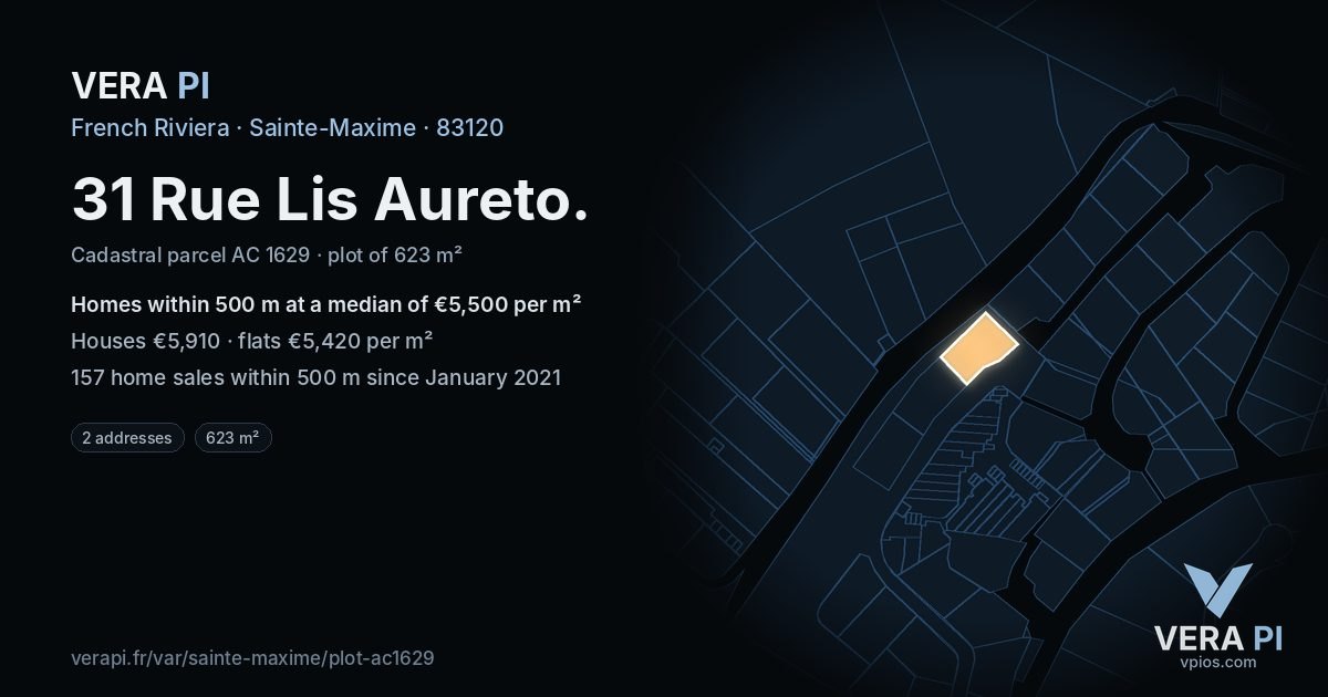 31 Rue Lis Aureto, Sainte-Maxime at night – the plot lit, the parcels around coloured by the prices near them