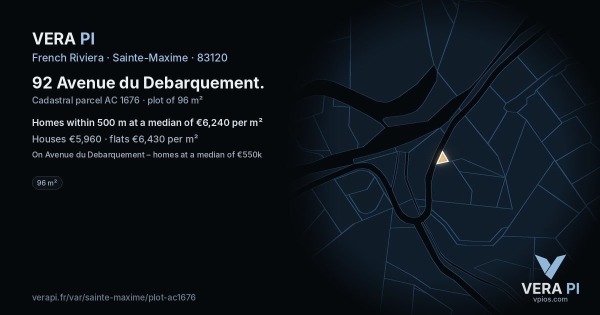 92 Avenue du Debarquement, Sainte-Maxime at night – the plot lit, the parcels around coloured by the prices near them
