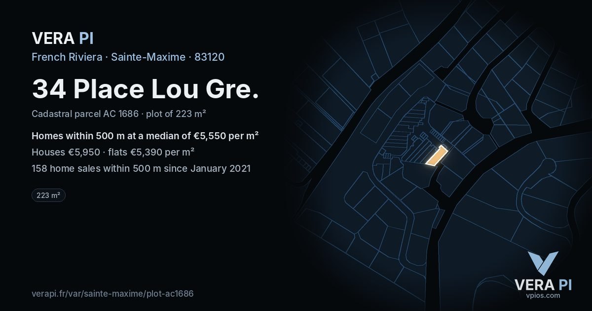 34 Place Lou Gre, Sainte-Maxime at night – the plot lit, the parcels around coloured by the prices near them