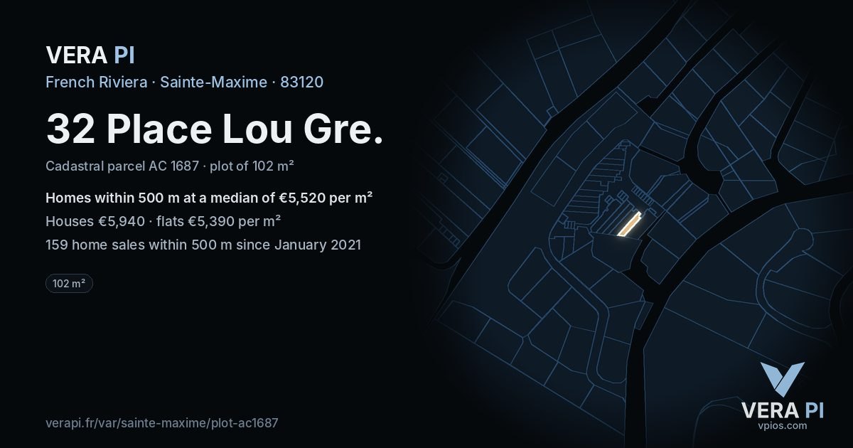 32 Place Lou Gre, Sainte-Maxime at night – the plot lit, the parcels around coloured by the prices near them
