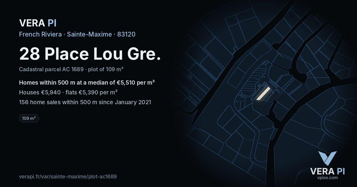 28 Place Lou Gre, Sainte-Maxime at night – the plot lit, the parcels around coloured by the prices near them