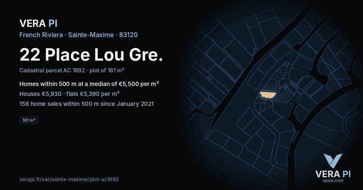 22 Place Lou Gre, Sainte-Maxime at night – the plot lit, the parcels around coloured by the prices near them