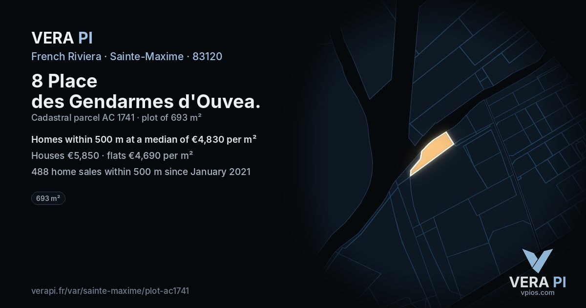 8 Place des Gendarmes d'Ouvea, Sainte-Maxime at night – the plot lit, the parcels around coloured by the prices near them
