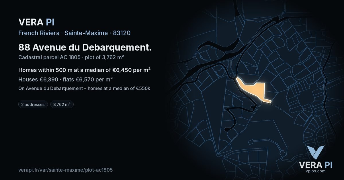 88 Avenue du Debarquement, Sainte-Maxime at night – the plot lit, the parcels around coloured by the prices near them